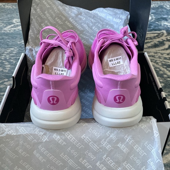 Lululemon Chargefeel Workout Low 2 - Picture 3 of 7